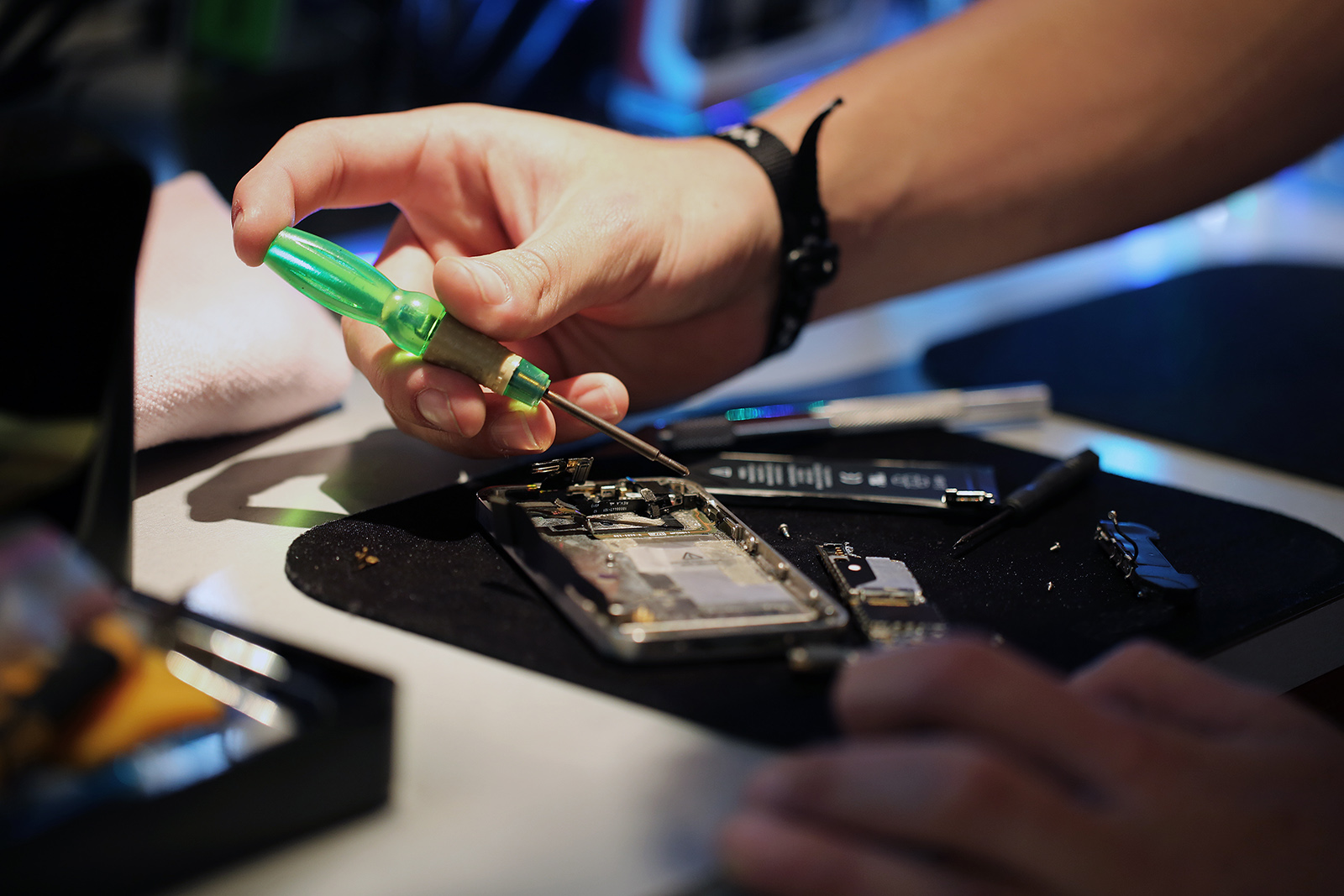 Cell-phone-repairs